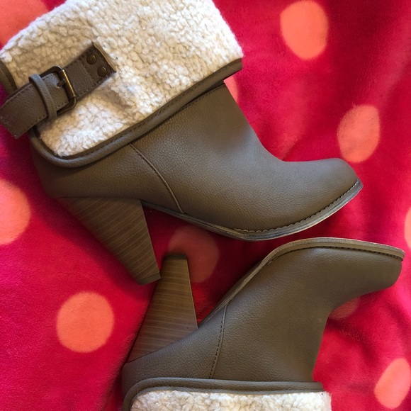 Rue21 Booties - Picture 1 of 3